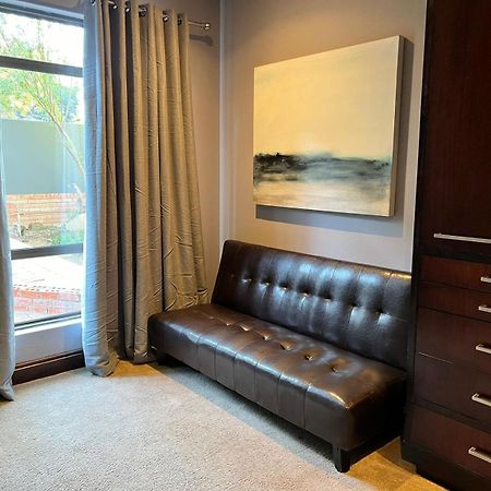 Tredenham Boutique Hotel Блумфонтейн Экстерьер фото A futon sofa