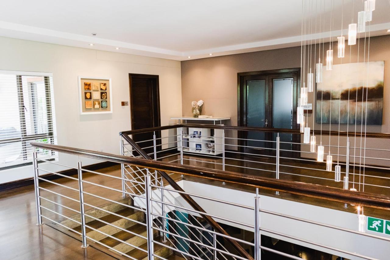 Tredenham Boutique Hotel Блумфонтейн Экстерьер фото Stainless steel handrail