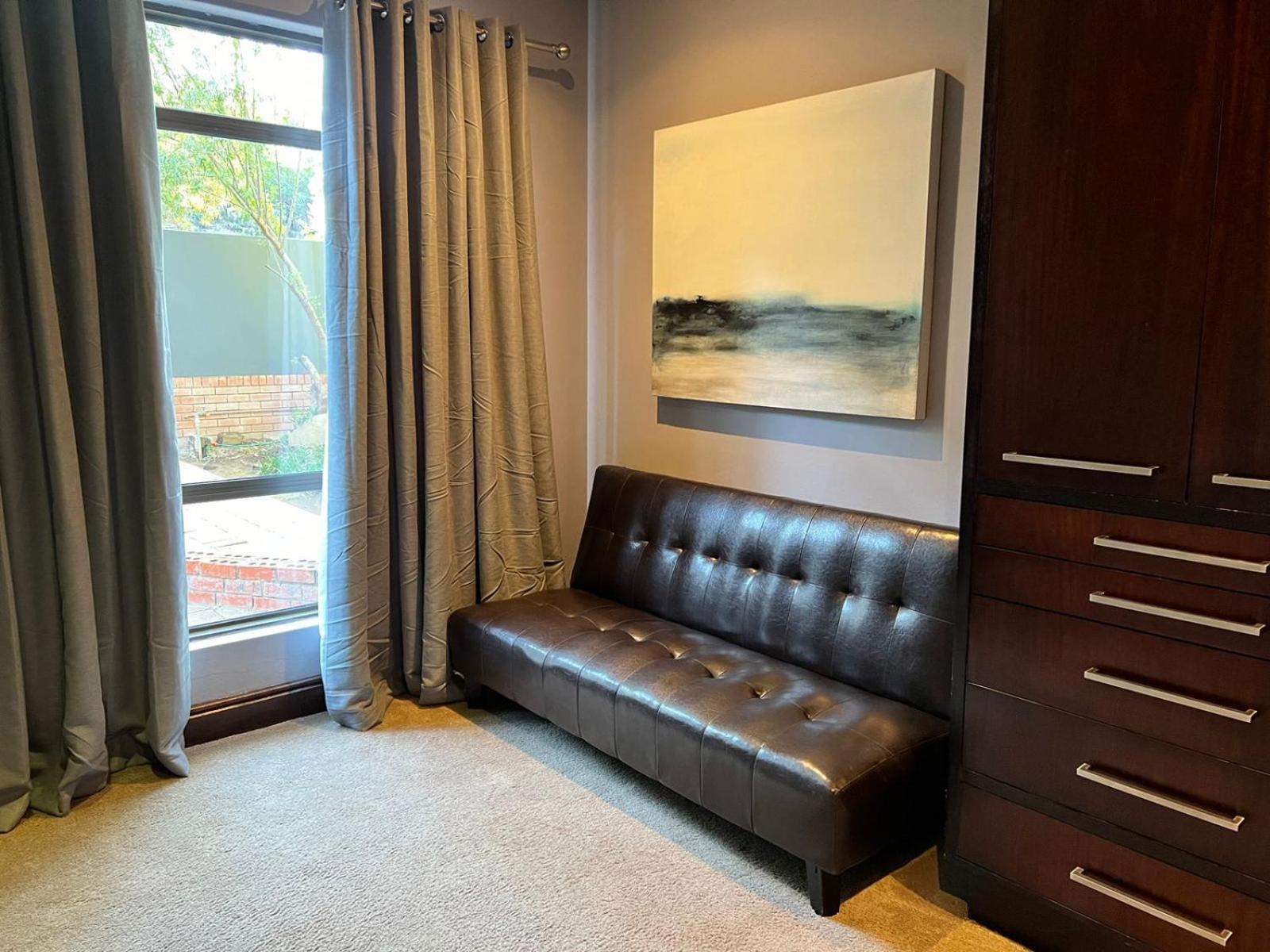 Tredenham Boutique Hotel Блумфонтейн Экстерьер фото A futon sofa